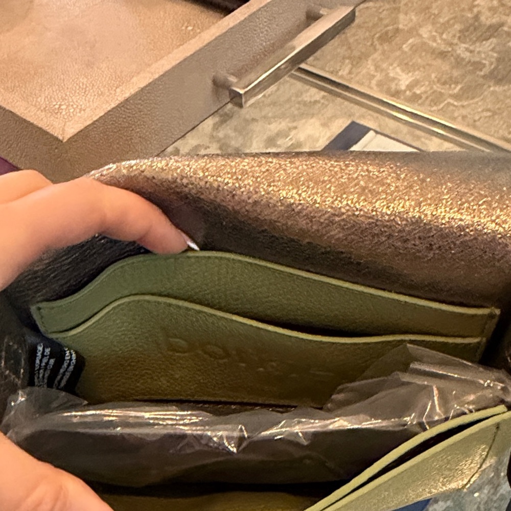 Botkier new with tags! Green Leather Crossbody Bag with Gold Accent - Picture 6 of 7